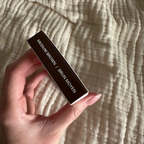 Color Wow Root Touch Up - Medium Brown - Picture 4 of 6